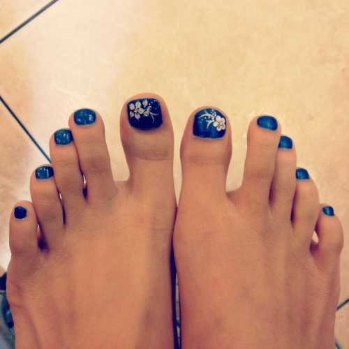 ohmytrang:My new toenails :)