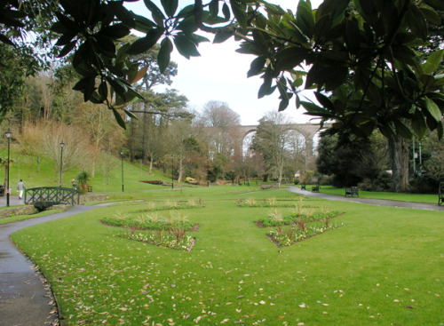 Trenance Gardens with a view of the railway viaduct which carries the line into Newquay Station