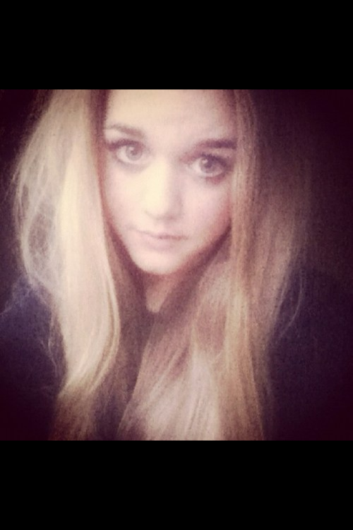 Let's take a moment to appreciate how beautiful Lottie is...now let's all have a cry fest because we know were never going to look like that.