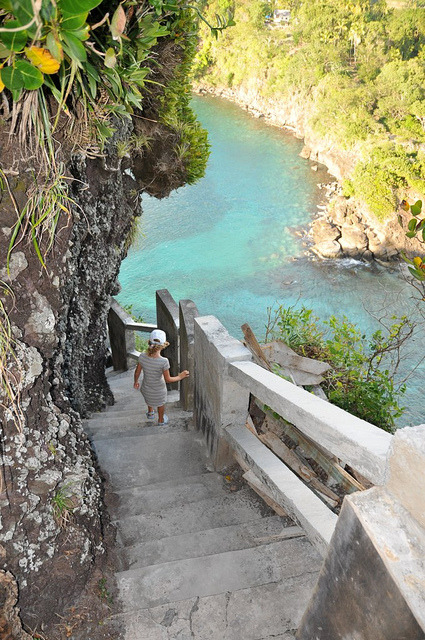 Going to the beach, Antilles, Saint Vincent and Grenadines (by tuvaou).