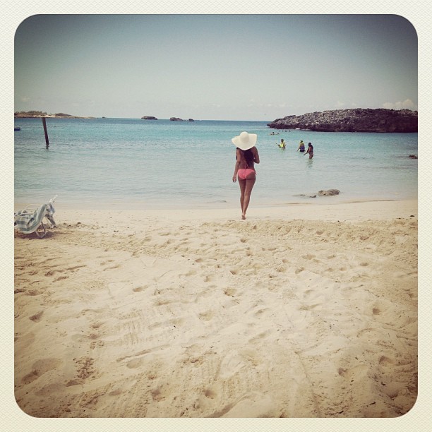 sheneka:  Running to the water, it was cold AF though! (Taken with instagram) 