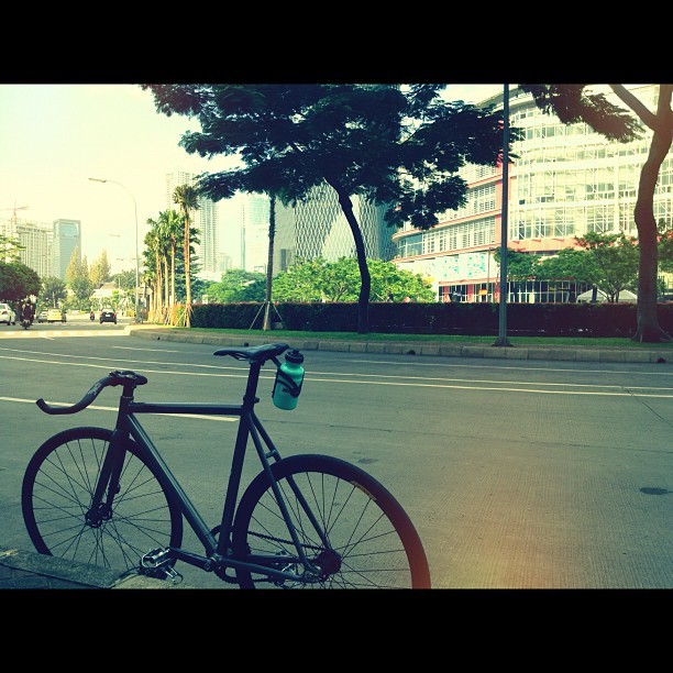 Morning Ride #fixedgear #instadaily #bicycle #morningride (Taken with instagram)