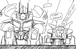 lucyofthesky:  swanelia:  buggy-love:  weegeebob:  it’s like trying to ride one of those little-tikes cars  Wheeljack you precious thing.  faces are priceless  Oh gods how is this so cute.  