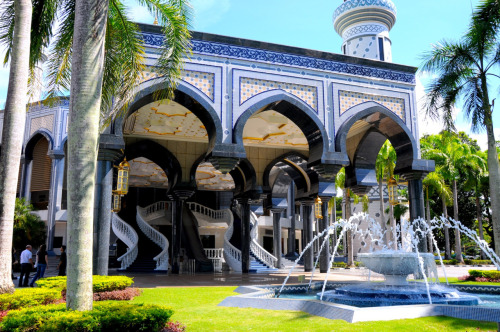 well-travelled: Jame ‘Asri Hassanil Bolkiah Mosque, Bandar Seri Begawan, Brunei, July 2010.&nb