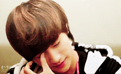  111017 Gwangju Fansign Event   Went from being cute in the third gif to sexy on