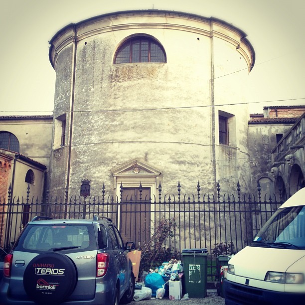 Discarica (Italy) - #igerspadova #padua  #italy #broccoli #church (Scattata con Instagram