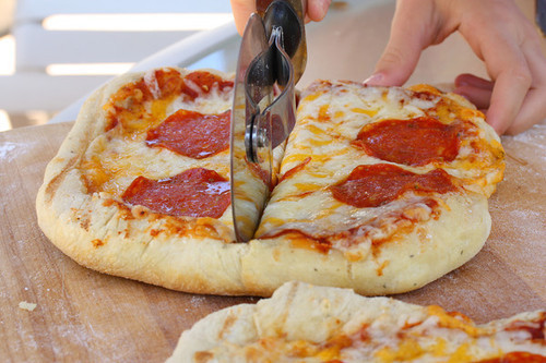 d-eterminate:  niaall:  this looks so freaking good and i don’t even eat pepperoni  how do you not eat pepperoni omg 
