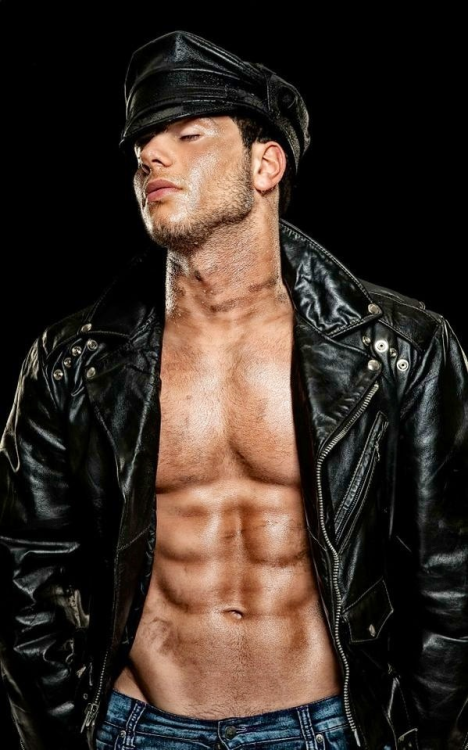 boner-riffic:  Joseph Odorisio by @mikeruiz1 #PrettyMasculine 