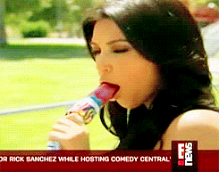 triniboy-son:  tiaradhoe:  chillasfuckkindofgirl:  eating a popsicle; the right way