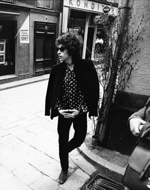 imonlysighing: Bob Dylan in Stockholm, Sweden, 1966.