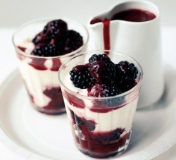 Foodwhore:  Blackberry Honey Creams 