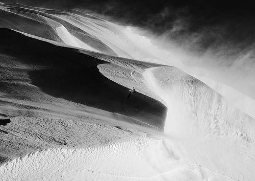 somere:  snow dunes (by moe chen) 