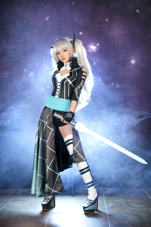 vandariwuuuuutcosplay:  Character: Trixie Cynical Game: Cyphers Cosplayer: Miyuko