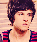 topetudo:  Vai deixando o orgulho falar mais alto, até perder quem você ama. (da❥karla)