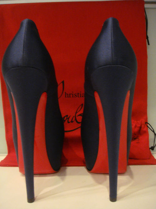 debutante-dilemma:  glittered-louboutins:  http://glittered-louboutins.tumblr.com/