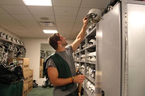 jetstwit:
“ Tim Tebow selecting his JETS gear!
”