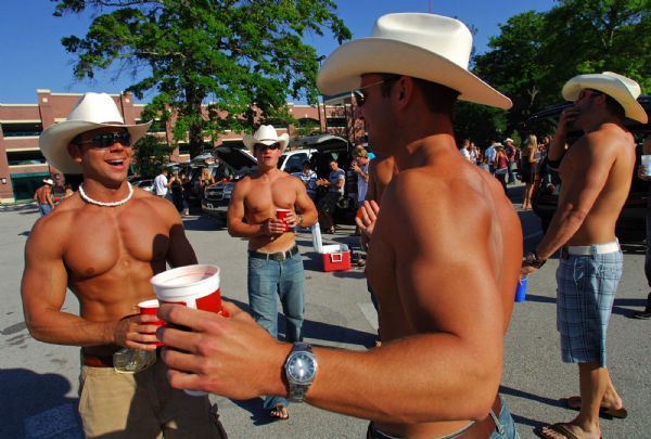 Kenny chesney gay