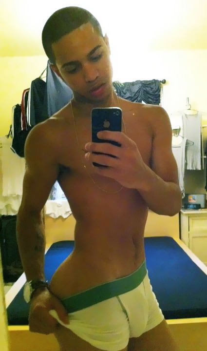 biteen:  Follow——————>http://biteen.tumblr.com/ 