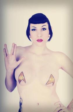 tonguelikeelectric88:  tits-mcgeek:  Happy Birthday, Leonard Nimoy!!  Hottest girl in mah LIFE.  You really do look gorgeous, Anna. Love it. &lt;3 