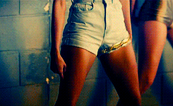 1beaut:Katerina Graham Video premiere “Put Your Graffiti On Me” [x]
