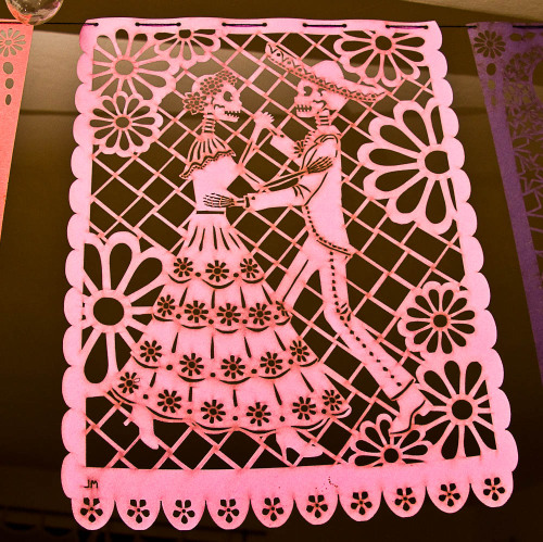 mexicanfoodporn:  Papel Picado  By: Xycolopa 