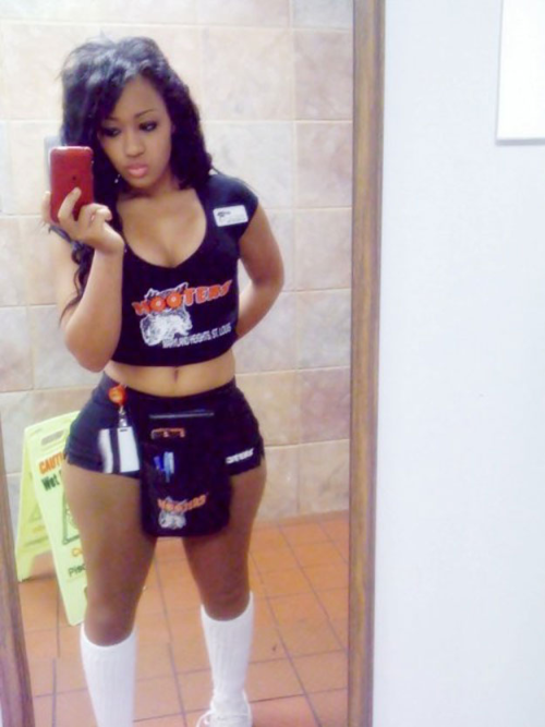 allthickwomen:  Really thick hooters girl. adult photos