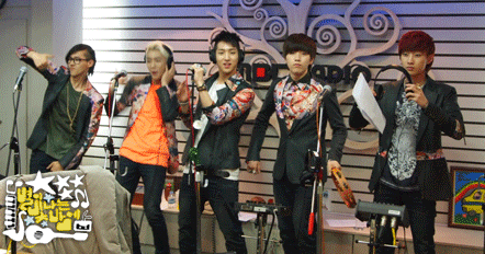 gongchanbaragi:  [Adorkable B1A4+them gorgeous polaroids ;~;]