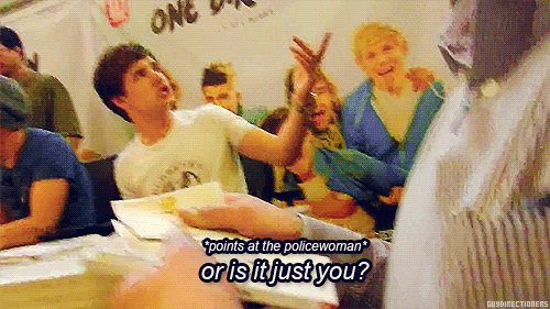 guydirectioners:  Liam flirts with the policewoman. omg {x} 