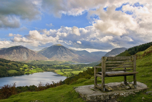 Loweswater view in Lake District, Cumbria, England (by Jeffdalt).