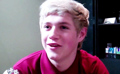 1d-most-awkward-moments:  za-ynma-lik:  p-aprika:  whatwoulddaddydirectiondo:  Almost strolled past this then thought “this is too adorable to not reblog” So True ^lol at doing the same thing omg legit did the same thing! PREACH amen sista  awwwweeh. 