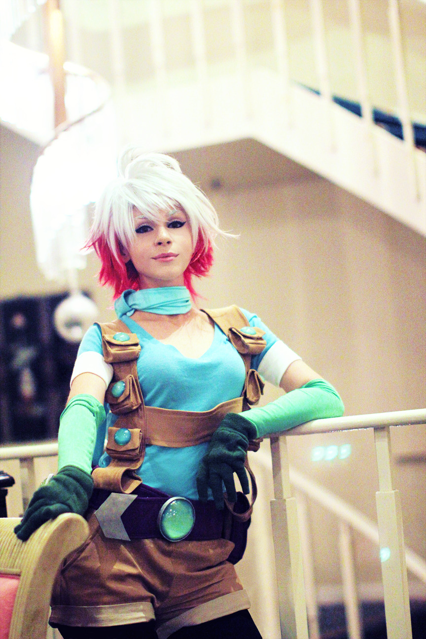 locrian-sunset:  For the Lady Next Door by ~doushixion 