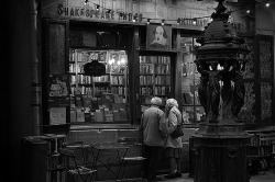 teachingliteracy:  shakespeare and co. (by