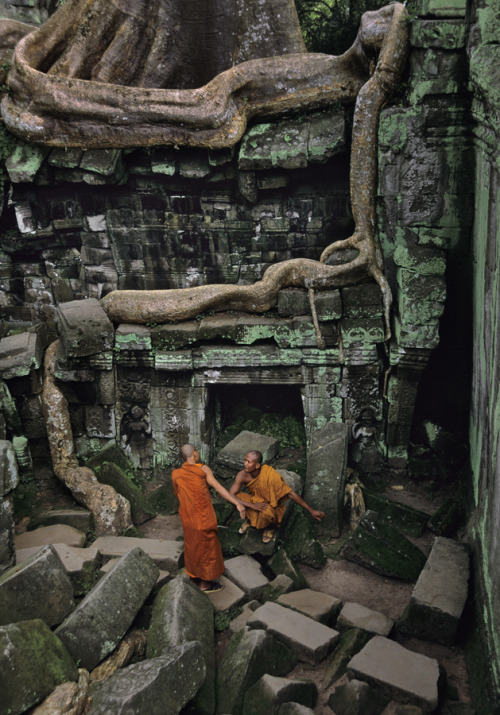 bakedasasnake:  Angkor, Cambodia (1998) photographed by Steve McCurry 