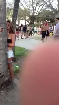 kenz1rae:  nor3gret:  whiskeyforyourthoughts:   This girl hooked up with tree at