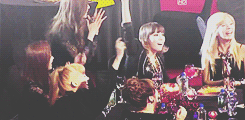  Seohyun's reaction when CN BLUE won an award 