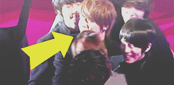  Seohyun's reaction when CN BLUE won an award 