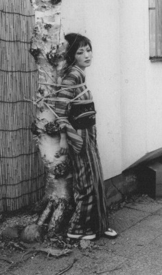 fugu-suicide:  Nobuyoshi Araki, scan from