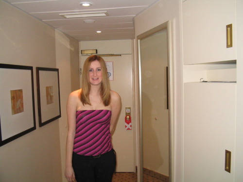 ukblonde:  my girl, hotel room, a few bottles of wine = an all night slut She could be my slut any d