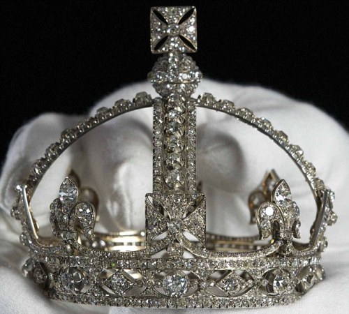 Porn Pics royalwatcher:  Dazzling collection of Crown