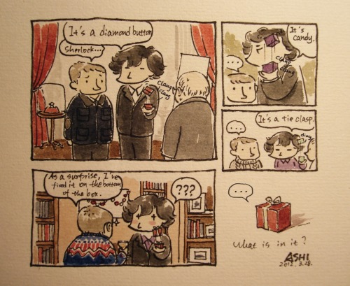ashi323:John:As a surprise，I’ ve fixed it on the bottom of the box~So…what’s in it?!!!(Don’ t tell m