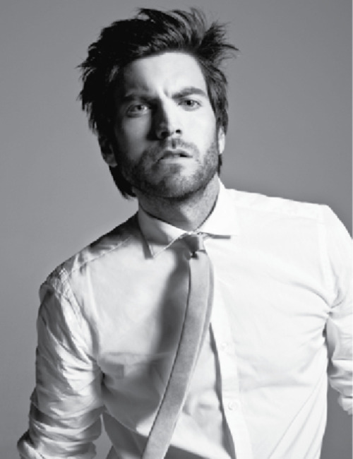 drawing-bored:  well, hello there, wes bentley. 