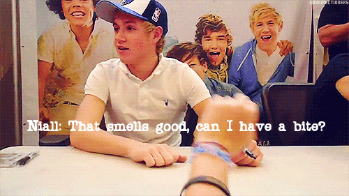onefearlessdirection:  His face in the second gif > 