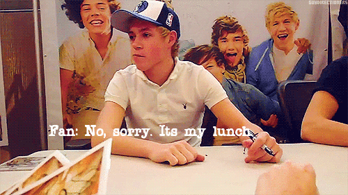 onefearlessdirection:  His face in the second gif > 