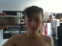 the-real-underdog:  My hair is perfect today omg djskskskansakms LOOK  Casually shirtless&hellip;.