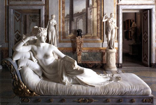 missfolly: Pauline Bonaparte as Venus Victrix, by Antonio Canova (1805-to-1808) This is a “sem