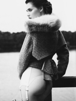 inspirationgallery:  Anais Pouliot by Horst