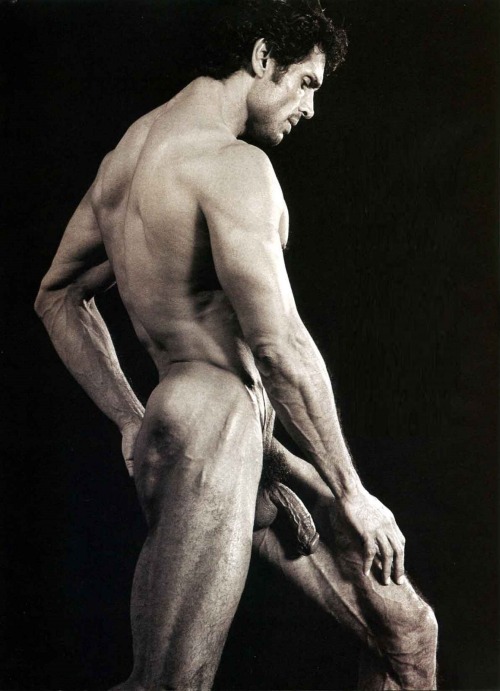 hard-muscles:  Jesse Garcia 