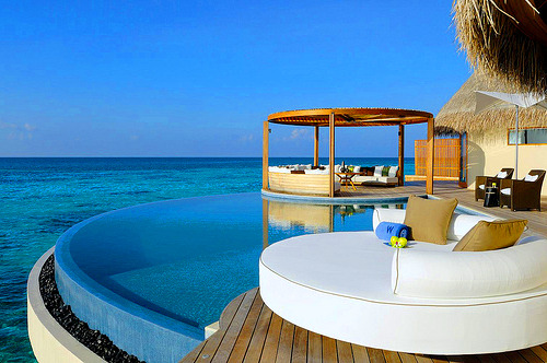 EYE CATCHER