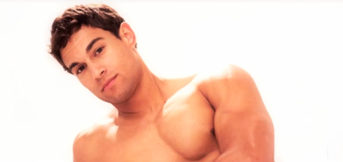 reyruccio:  If he’s not the finest thing to grace this earth, i don’t know what is! PLEASE be in my dreams TONIGHT! and EVERY NIGHT….I’M NOT PLAYIN’