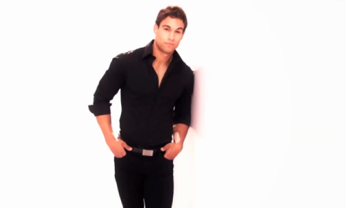 reyruccio:  If he’s not the finest thing to grace this earth, i don’t know what is! PLEASE be in my dreams TONIGHT! and EVERY NIGHT….I’M NOT PLAYIN’